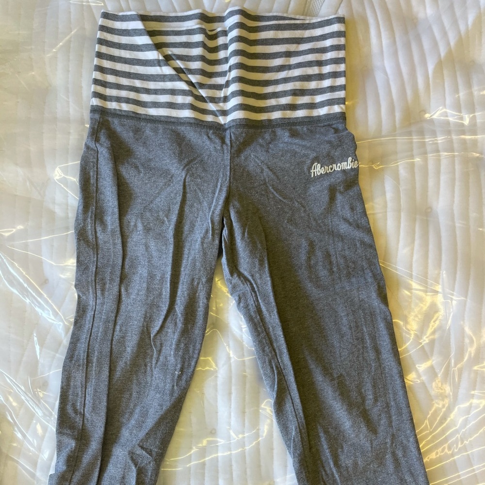 Abercrombie and Fitch yoga pants